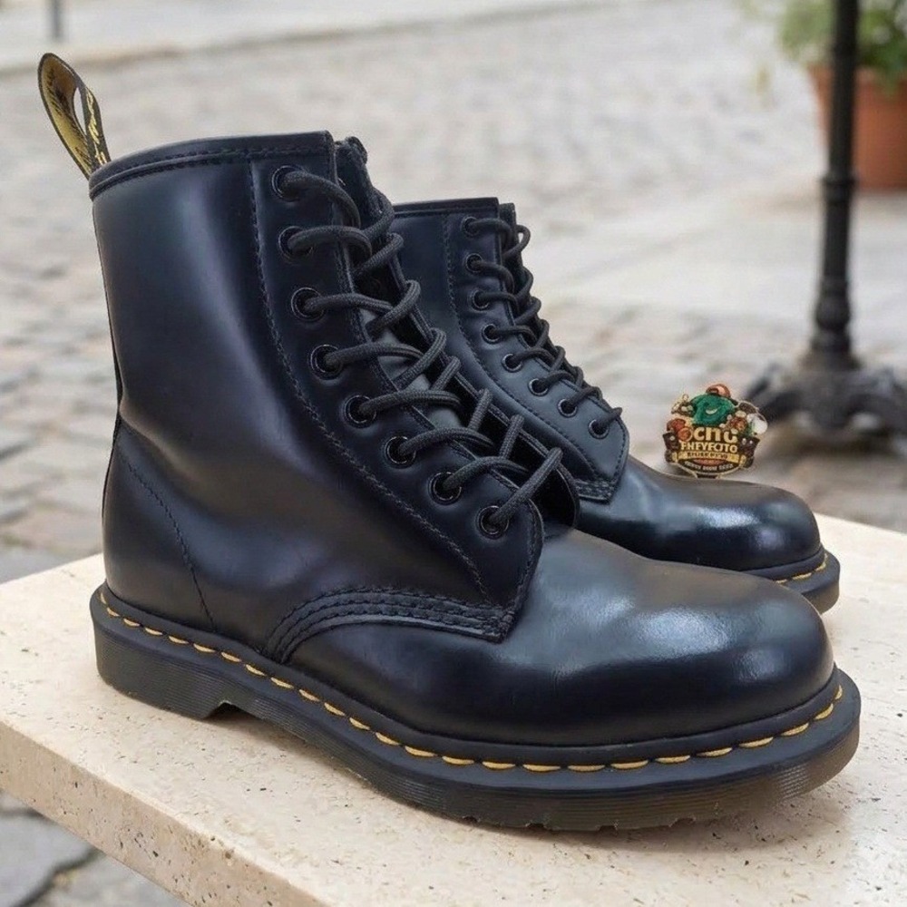 Dr. Martens 1460 Smooth Black Leather 8 Eye Lace Up Boots Womens 8 Mens 7